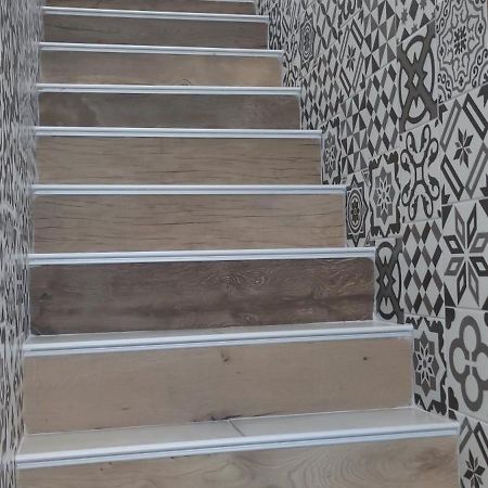 Les Suites Du Relais Saint-Martin-d'Ablois Bagian luar foto